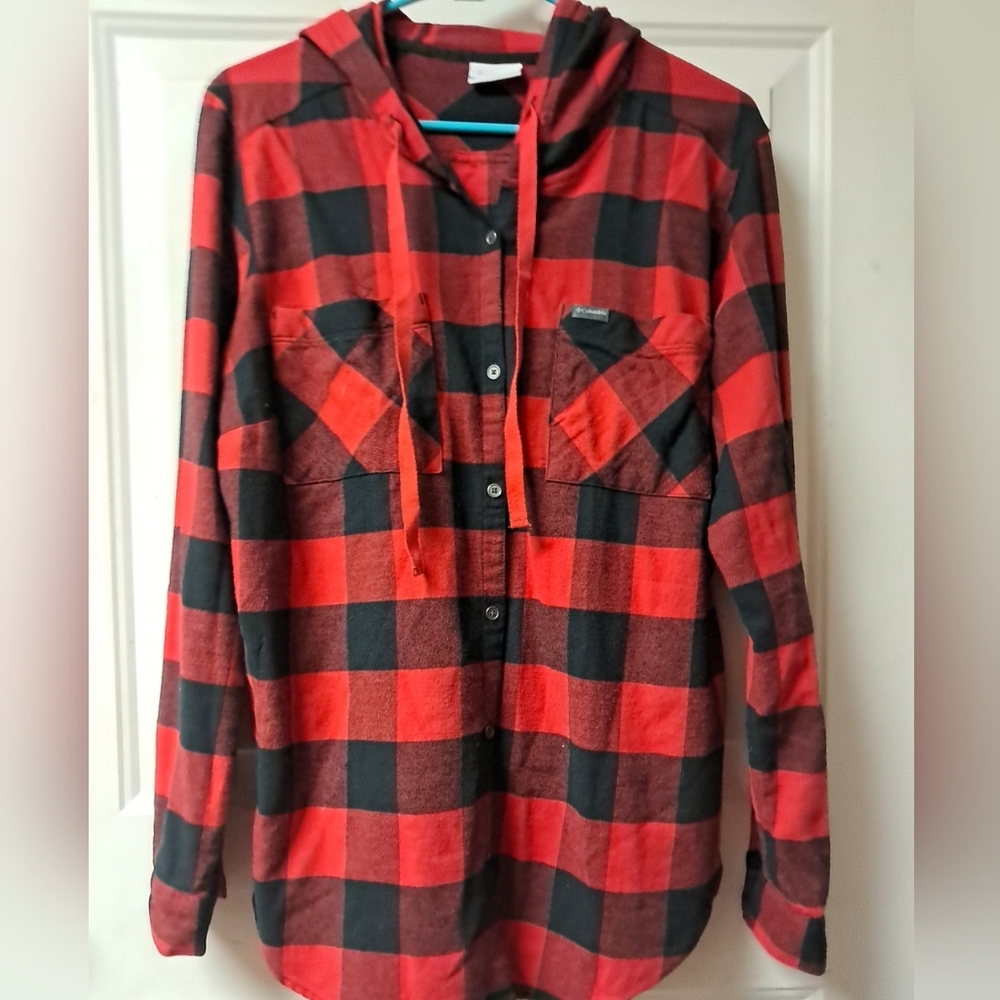Columbia Sportswear Co. Womans Large Button Down Plaid Hoodie.